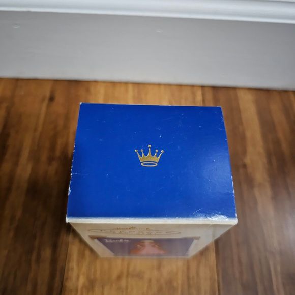 ✨️New Vintage 2001 Hallmark Barbie Christmas Ornament Sophisticated Lady Fashion - Picture 7 of 8